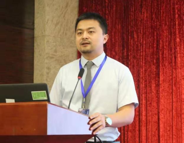 乐投在线创新论坛第九百二十五讲：燃烧催化剂的作用机制及碳纳米含能催化剂的独特效应