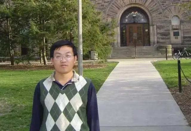 乐投在线创新论坛第一千六百八十一讲：Problems and results on determinants involving Legendre symbols